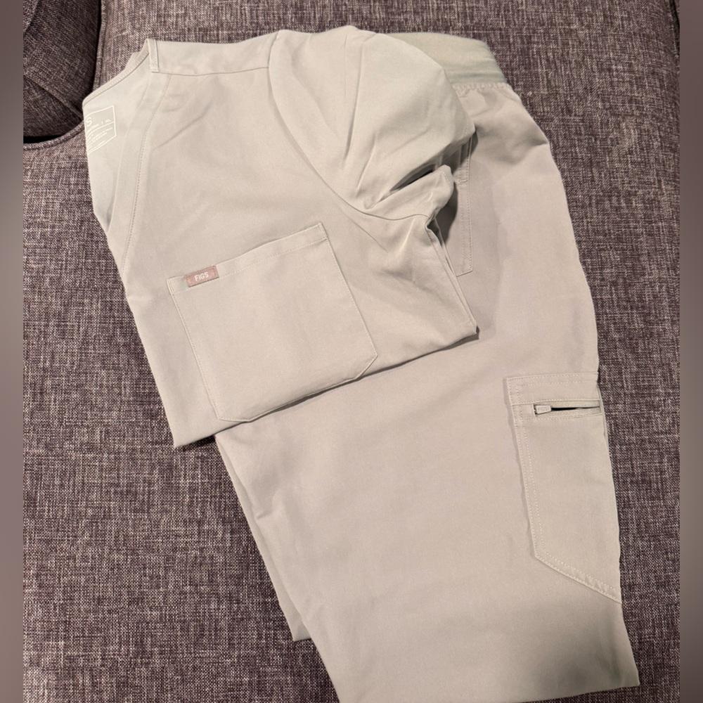 Figs Gray Short Sleeve Top
